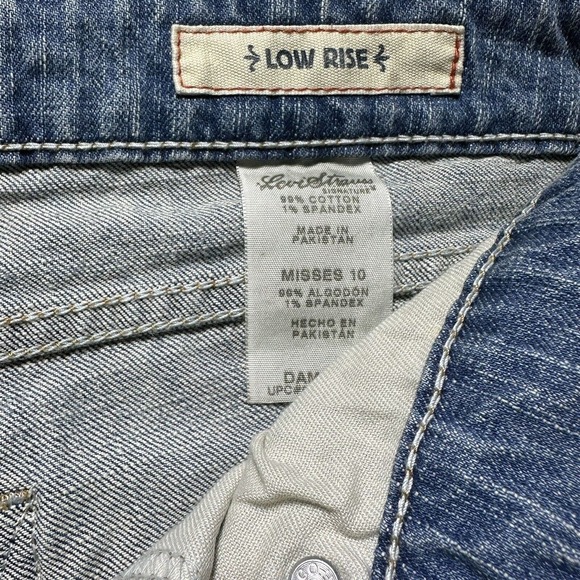 Levis Strauss Signature Low Rise denim jean shorts Size misses 10 Mid Mom Pants - Picture 5 of 9